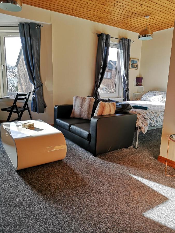 Faodail, 1 Bed Studio Apartment At Ravenscraig Castle And Park カーコーディ エクステリア 写真