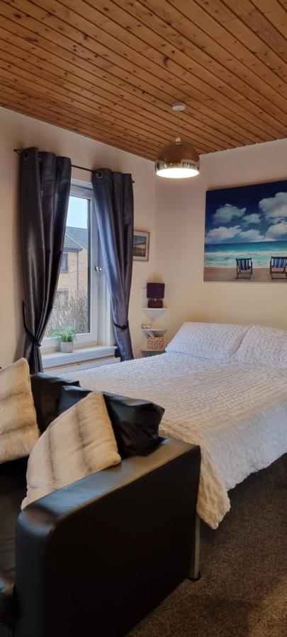 Faodail, 1 Bed Studio Apartment At Ravenscraig Castle And Park カーコーディ エクステリア 写真